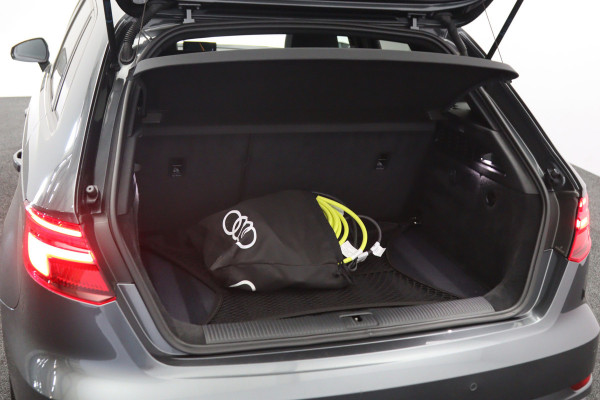 Audi A3 Sportback 35 TFSI 150 PK CoD Advance Sport, Panoramadak, Stoelverwarming, Cruise Control