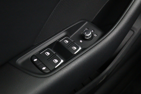 Audi A3 Sportback 35 TFSI 150 PK CoD Advance Sport, Panoramadak, Stoelverwarming, Cruise Control