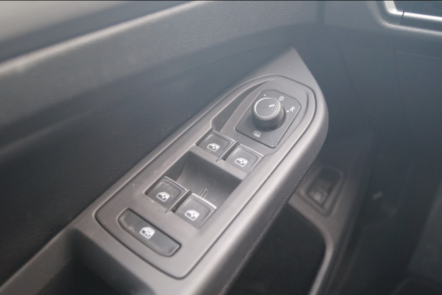 Volkswagen Golf 1.4 eHybrid PHEV Style Business -LEER-NAVI-ECC-LED-PDC-