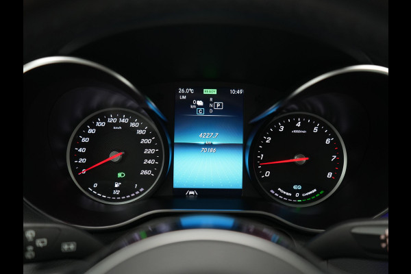 Mercedes-Benz GLC 300e 4MATIC Business Solution AMG PHEV 313pk Dealer O.H. | Trekhaak Af Fabriek | Panodak | Multi Beam LED | Alcantara Sportstoelen Verwarmd | Blis | Camera | Keyless | Sfeerverlichting | Apple Carplay | Navigatie | DAB | Cruise Control | Plug In Hybrid |