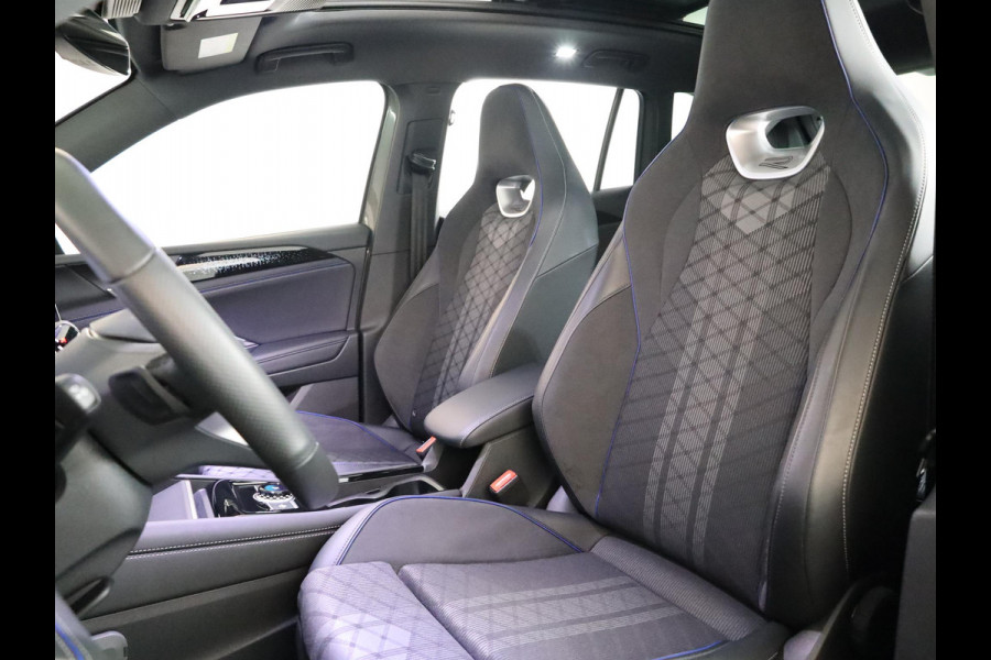 Volkswagen Tiguan 1.5 eHybrid R-Line Edition 204 pk Automaat (DSG) | Verlengde garantie | Navigatie | Panoramadak | Trekhaak (wegklapbaar) | Parkeersensoren (Park assist) | Rondomzicht camera | Black Style pakket | R-Line |