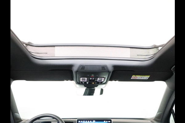 Volkswagen Tiguan 1.5 eHybrid R-Line Edition 204 pk Automaat (DSG) | Verlengde garantie | Navigatie | Panoramadak | Trekhaak (wegklapbaar) | Parkeersensoren (Park assist) | Rondomzicht camera | Black Style pakket | R-Line |