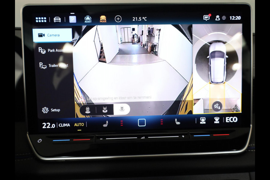 Volkswagen Tiguan 1.5 eHybrid R-Line Edition 204 pk Automaat (DSG) | Verlengde garantie | Navigatie | Panoramadak | Trekhaak (wegklapbaar) | Parkeersensoren (Park assist) | Rondomzicht camera | Black Style pakket | R-Line |