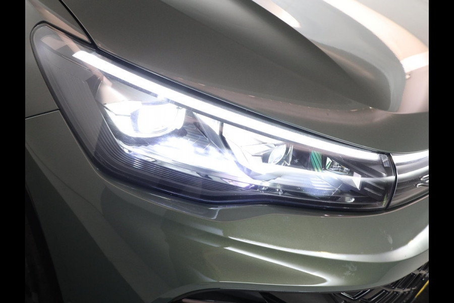 Volkswagen Tiguan 1.5 eHybrid R-Line Edition 204 pk Automaat (DSG) | Verlengde garantie | Navigatie | Panoramadak | Trekhaak (wegklapbaar) | Parkeersensoren (Park assist) | Rondomzicht camera | Black Style pakket | R-Line |