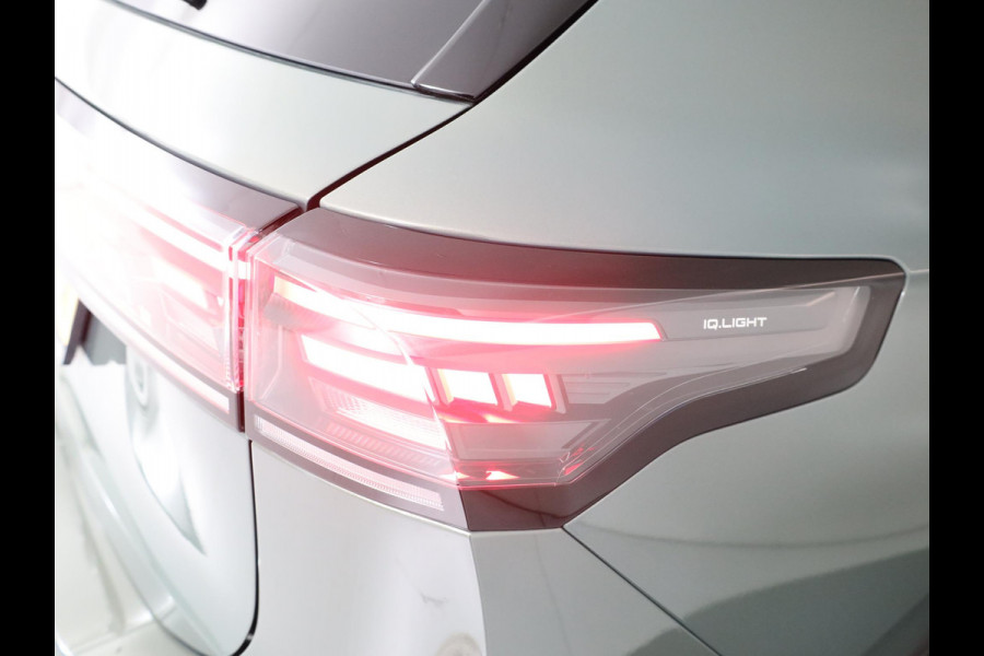Volkswagen Tiguan 1.5 eHybrid R-Line Edition 204 pk Automaat (DSG) | Verlengde garantie | Navigatie | Panoramadak | Trekhaak (wegklapbaar) | Parkeersensoren (Park assist) | Rondomzicht camera | Black Style pakket | R-Line |