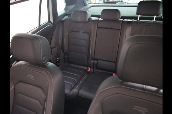 Volkswagen Tiguan 1.4 TSI eHybrid R-Line Business 245 pk Automaat (DSG) | Private lease vanaf €766 | Navigatie | Panoramadak | Park assist | Rondomzicht camera | Head-up display | Lederen bekleding | Elektr. voorstoelen met geheugen | R-Line |
