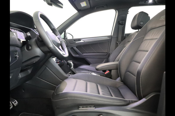 Volkswagen Tiguan 1.4 TSI eHybrid R-Line Business 245 pk Automaat (DSG) | Private lease vanaf €766 | Navigatie | Panoramadak | Park assist | Rondomzicht camera | Head-up display | Lederen bekleding | Elektr. voorstoelen met geheugen | R-Line |