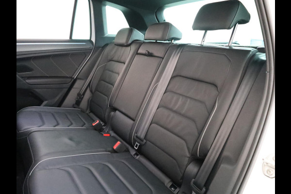 Volkswagen Tiguan 1.4 TSI eHybrid R-Line Business 245 pk Automaat (DSG) | Private lease vanaf €766 | Navigatie | Panoramadak | Park assist | Rondomzicht camera | Head-up display | Lederen bekleding | Elektr. voorstoelen met geheugen | R-Line |