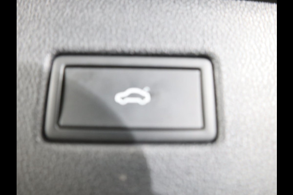 Volkswagen Tiguan 1.4 TSI eHybrid R-Line Business 245 pk Automaat (DSG) | Private lease vanaf €766 | Navigatie | Panoramadak | Park assist | Rondomzicht camera | Head-up display | Lederen bekleding | Elektr. voorstoelen met geheugen | R-Line |