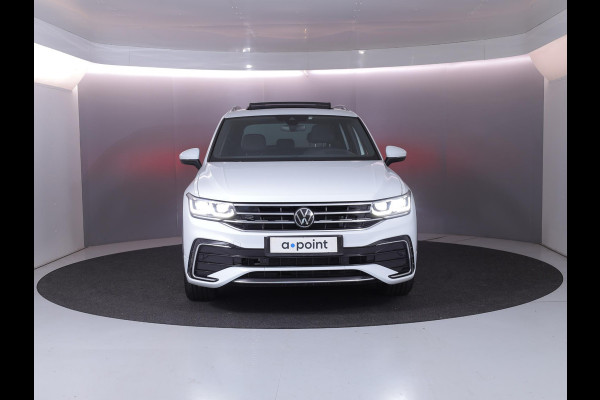 Volkswagen Tiguan 1.4 TSI eHybrid R-Line Business 245 pk Automaat (DSG) | Private lease vanaf €766 | Navigatie | Panoramadak | Park assist | Rondomzicht camera | Head-up display | Lederen bekleding | Elektr. voorstoelen met geheugen | R-Line |