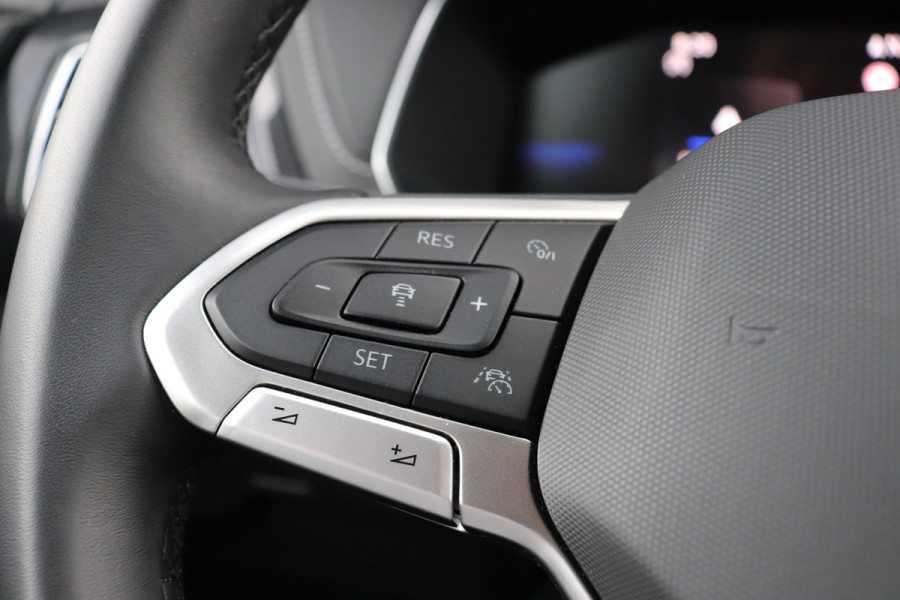 Volkswagen T-Cross 1.0 TSI R-Line DSG IQ Matrix ACC PDC