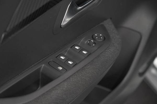 Peugeot 208 1.2 Hybrid 110 e-DCS6 Style | Direct Leverbaar | Apple Carplay | Parkeersensoren