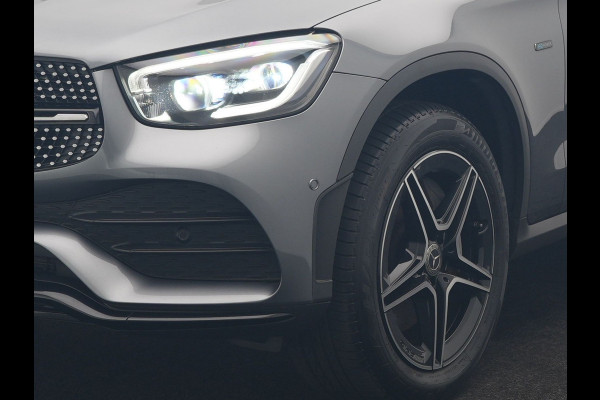 Mercedes-Benz GLC 300e 4MATIC Business Solution AMG PHEV 313pk Dealer O.H. | Trekhaak Af Fabriek | Panodak | Multi Beam LED | Alcantara Sportstoelen Verwarmd | Blis | Camera | Keyless | Sfeerverlichting | Apple Carplay | Navigatie | DAB | Cruise Control | Plug In Hybrid |