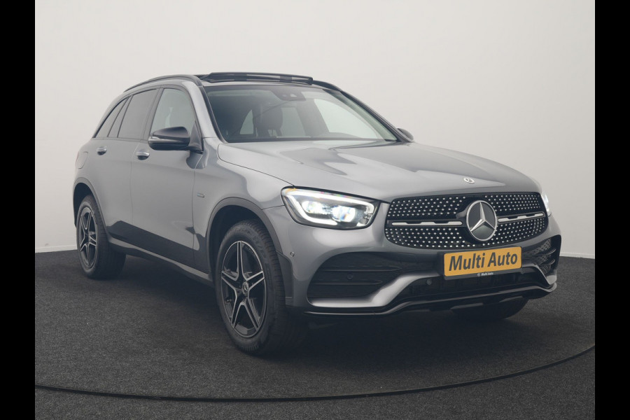 Mercedes-Benz GLC 300e 4MATIC Business Solution AMG PHEV 313pk Dealer O.H. | Trekhaak Af Fabriek | Panodak | Multi Beam LED | Alcantara Sportstoelen Verwarmd | Blis | Camera | Keyless | Sfeerverlichting | Apple Carplay | Navigatie | DAB | Cruise Control | Plug In Hybrid |