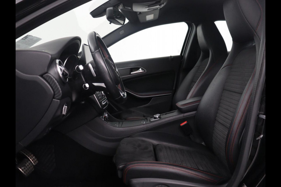 Mercedes-Benz A-Klasse 180 Business Solution AMG | Leder/alcantara | Stoelverwarming | Cruise control | Navigatie | Bluetooth | Camera | Park assist | Trekhaak