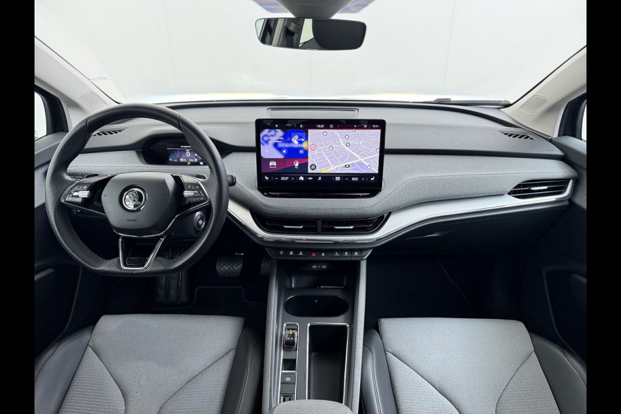Škoda ENYAQ iV 80 204PK Chrystal Face Sport Pakket Trekhaak SOH 91% Stoel+Stuurverwarming 3-Zone Ecc Camera Apple Carplay Android Auto Navi Led Matrix Rijstrooksensor Isofix Keyless 1.000KG Trekgewicht Origineel Nederlandse Auto