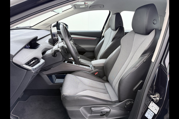 Škoda ENYAQ iV 80 204PK Chrystal Face Sport Pakket Trekhaak SOH 91% Stoel+Stuurverwarming 3-Zone Ecc Camera Apple Carplay Android Auto Navi Led Matrix Rijstrooksensor Isofix Keyless 1.000KG Trekgewicht Origineel Nederlandse Auto