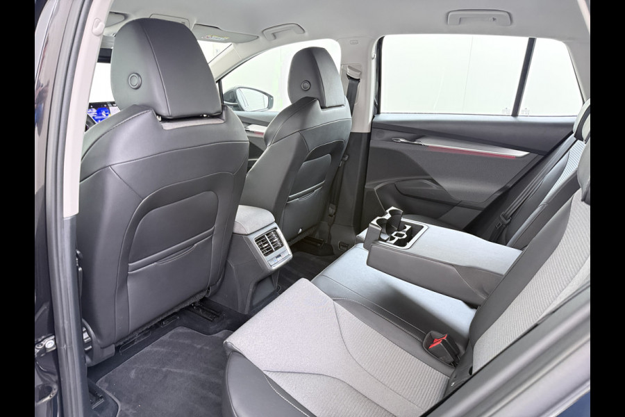 Škoda ENYAQ iV 80 204PK Chrystal Face Sport Pakket Trekhaak SOH 91% Stoel+Stuurverwarming 3-Zone Ecc Camera Apple Carplay Android Auto Navi Led Matrix Rijstrooksensor Isofix Keyless 1.000KG Trekgewicht Origineel Nederlandse Auto