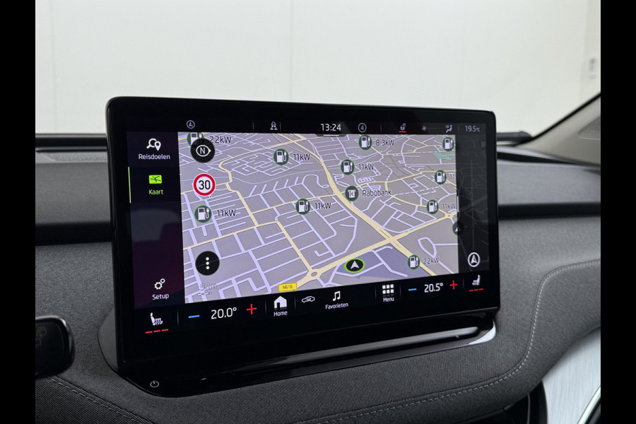 Škoda ENYAQ iV 80 204PK Chrystal Face Sport Pakket Trekhaak SOH 91% Stoel+Stuurverwarming 3-Zone Ecc Camera Apple Carplay Android Auto Navi Led Matrix Rijstrooksensor Isofix Keyless 1.000KG Trekgewicht Origineel Nederlandse Auto