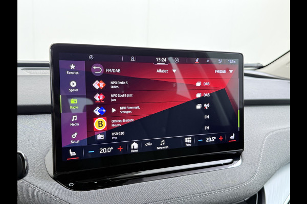 Škoda ENYAQ iV 80 204PK Chrystal Face Sport Pakket Trekhaak SOH 91% Stoel+Stuurverwarming 3-Zone Ecc Camera Apple Carplay Android Auto Navi Led Matrix Rijstrooksensor Isofix Keyless 1.000KG Trekgewicht Origineel Nederlandse Auto