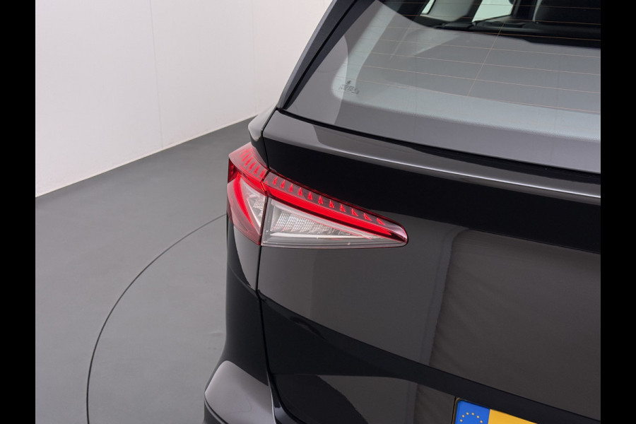 Škoda ENYAQ iV 80 204PK Chrystal Face Sport Pakket Trekhaak SOH 91% Stoel+Stuurverwarming 3-Zone Ecc Camera Apple Carplay Android Auto Navi Led Matrix Rijstrooksensor Isofix Keyless 1.000KG Trekgewicht Origineel Nederlandse Auto