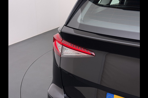 Škoda ENYAQ iV 80 204PK Chrystal Face Sport Pakket Trekhaak SOH 91% Stoel+Stuurverwarming 3-Zone Ecc Camera Apple Carplay Android Auto Navi Led Matrix Rijstrooksensor Isofix Keyless 1.000KG Trekgewicht Origineel Nederlandse Auto
