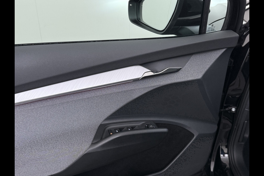 Škoda ENYAQ iV 80 204PK Chrystal Face Sport Pakket Trekhaak SOH 91% Stoel+Stuurverwarming 3-Zone Ecc Camera Apple Carplay Android Auto Navi Led Matrix Rijstrooksensor Isofix Keyless 1.000KG Trekgewicht Origineel Nederlandse Auto