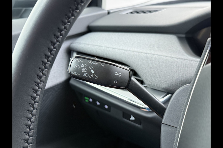 Škoda ENYAQ iV 80 204PK Chrystal Face Sport Pakket Trekhaak SOH 91% Stoel+Stuurverwarming 3-Zone Ecc Camera Apple Carplay Android Auto Navi Led Matrix Rijstrooksensor Isofix Keyless 1.000KG Trekgewicht Origineel Nederlandse Auto