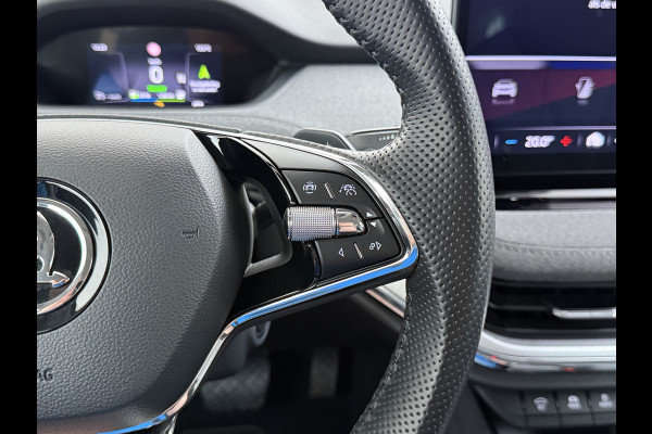 Škoda ENYAQ iV 80 204PK Chrystal Face Sport Pakket Trekhaak SOH 91% Stoel+Stuurverwarming 3-Zone Ecc Camera Apple Carplay Android Auto Navi Led Matrix Rijstrooksensor Isofix Keyless 1.000KG Trekgewicht Origineel Nederlandse Auto