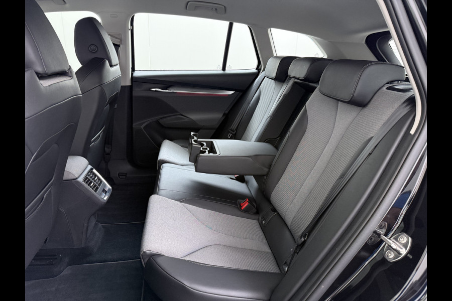 Škoda ENYAQ iV 80 204PK Chrystal Face Sport Pakket Trekhaak SOH 91% Stoel+Stuurverwarming 3-Zone Ecc Camera Apple Carplay Android Auto Navi Led Matrix Rijstrooksensor Isofix Keyless 1.000KG Trekgewicht Origineel Nederlandse Auto