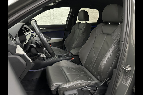 Audi Q3 35 TFSI S-Line | ACC | Trekhaak | Leder | Sportstoelen | Matrix-LED | Standkachel | Sfeerverlichting | Uniek Interieur | Carplay | 20 inch | Audi-Sound | Getint Glas | Lane-Assist | Stoelverwarming | Virtual-Cockpit | Dodehoek |