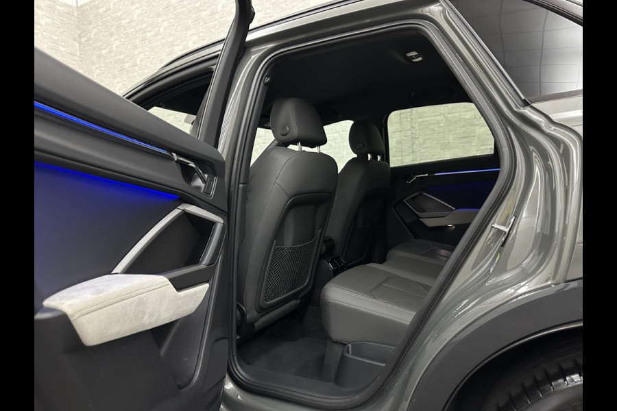 Audi Q3 35 TFSI S-Line | ACC | Trekhaak | Leder | Sportstoelen | Matrix-LED | Standkachel | Sfeerverlichting | Uniek Interieur | Carplay | 20 inch | Audi-Sound | Getint Glas | Lane-Assist | Stoelverwarming | Virtual-Cockpit | Dodehoek |