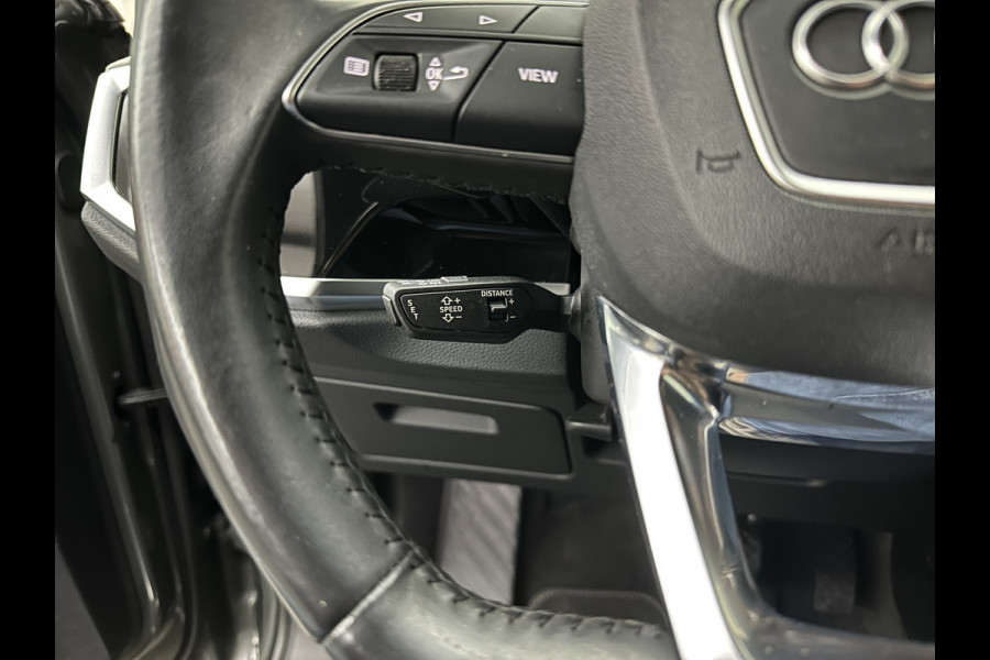 Audi Q3 35 TFSI S-Line | ACC | Trekhaak | Leder | Sportstoelen | Matrix-LED | Standkachel | Sfeerverlichting | Uniek Interieur | Carplay | 20 inch | Audi-Sound | Getint Glas | Lane-Assist | Stoelverwarming | Virtual-Cockpit | Dodehoek |
