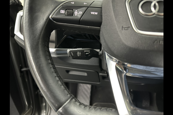 Audi Q3 35 TFSI S-Line | ACC | Trekhaak | Leder | Sportstoelen | Matrix-LED | Standkachel | Sfeerverlichting | Uniek Interieur | Carplay | 20 inch | Audi-Sound | Getint Glas | Lane-Assist | Stoelverwarming | Virtual-Cockpit | Dodehoek |