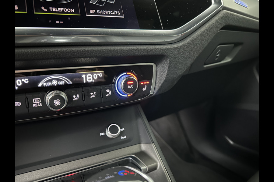 Audi Q3 35 TFSI S-Line | ACC | Trekhaak | Leder | Sportstoelen | Matrix-LED | Standkachel | Sfeerverlichting | Uniek Interieur | Carplay | 20 inch | Audi-Sound | Getint Glas | Lane-Assist | Stoelverwarming | Virtual-Cockpit | Dodehoek |