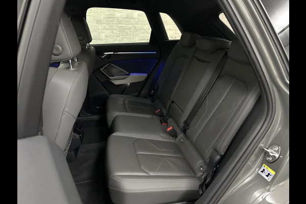 Audi Q3 35 TFSI S-Line | ACC | Trekhaak | Leder | Sportstoelen | Matrix-LED | Standkachel | Sfeerverlichting | Uniek Interieur | Carplay | 20 inch | Audi-Sound | Getint Glas | Lane-Assist | Stoelverwarming | Virtual-Cockpit | Dodehoek |