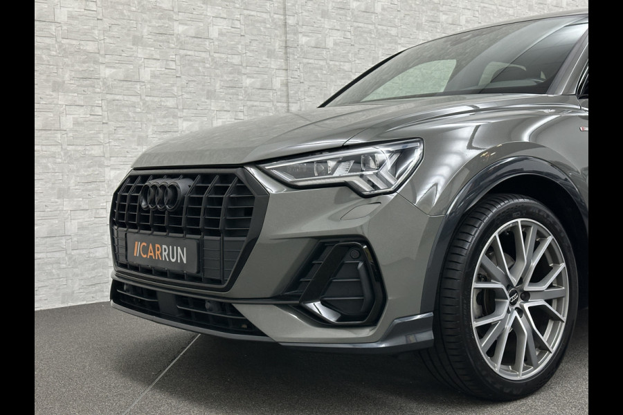 Audi Q3 35 TFSI S-Line | ACC | Trekhaak | Leder | Sportstoelen | Matrix-LED | Standkachel | Sfeerverlichting | Uniek Interieur | Carplay | 20 inch | Audi-Sound | Getint Glas | Lane-Assist | Stoelverwarming | Virtual-Cockpit | Dodehoek |