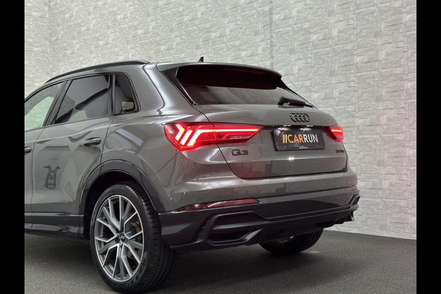 Audi Q3 35 TFSI S-Line | ACC | Trekhaak | Leder | Sportstoelen | Matrix-LED | Standkachel | Sfeerverlichting | Uniek Interieur | Carplay | 20 inch | Audi-Sound | Getint Glas | Lane-Assist | Stoelverwarming | Virtual-Cockpit | Dodehoek |