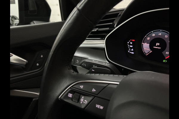 Audi Q3 35 TFSI S-Line | ACC | Trekhaak | Leder | Sportstoelen | Matrix-LED | Standkachel | Sfeerverlichting | Uniek Interieur | Carplay | 20 inch | Audi-Sound | Getint Glas | Lane-Assist | Stoelverwarming | Virtual-Cockpit | Dodehoek |