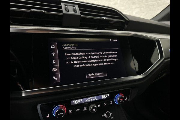 Audi Q3 35 TFSI S-Line | ACC | Trekhaak | Leder | Sportstoelen | Matrix-LED | Standkachel | Sfeerverlichting | Uniek Interieur | Carplay | 20 inch | Audi-Sound | Getint Glas | Lane-Assist | Stoelverwarming | Virtual-Cockpit | Dodehoek |