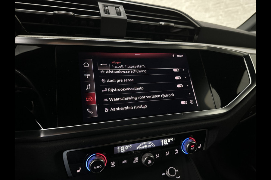 Audi Q3 35 TFSI S-Line | ACC | Trekhaak | Leder | Sportstoelen | Matrix-LED | Standkachel | Sfeerverlichting | Uniek Interieur | Carplay | 20 inch | Audi-Sound | Getint Glas | Lane-Assist | Stoelverwarming | Virtual-Cockpit | Dodehoek |