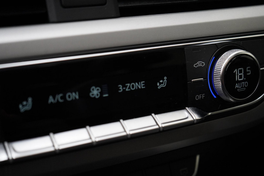 Audi A4 Avant 40 TFSI S edition Competition | Zwart optiek | Panoramadak | Trekhaak | Adaptive | Carplay | Camera | Leder | Sportstoelen