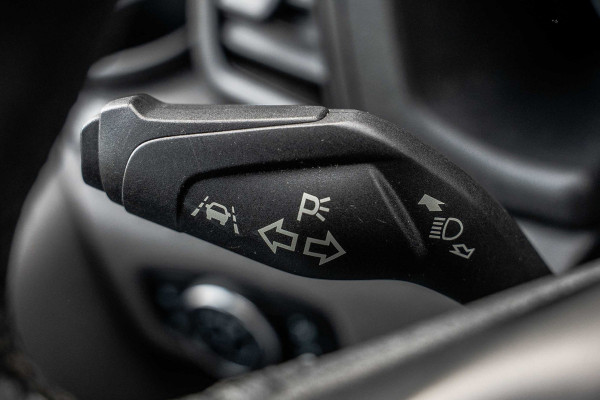 Ford Transit Custom 2.0 EcoBlue L1H1 | Automaat | 1e Eigenaar | Limited | Camera | Cruise | PDC | Airco | Trekhaak