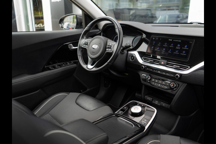 Kia e-Niro DynamicLine 64 kWh | Trekhaak | 3 Fase | Adaptieve Cruise Control | Navigatie | Carplay | Parkeersensoren | Achteruitrijcamera |