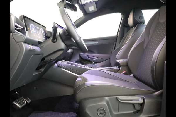 Volkswagen T-Roc 1.5 eTsi R-Line 150 pk Automaat (DSG) | Navigatie | Parkeersensoren (Park assist) | Achteruitrijcamera | Matrix LED koplampen | Keyless | R-Line |