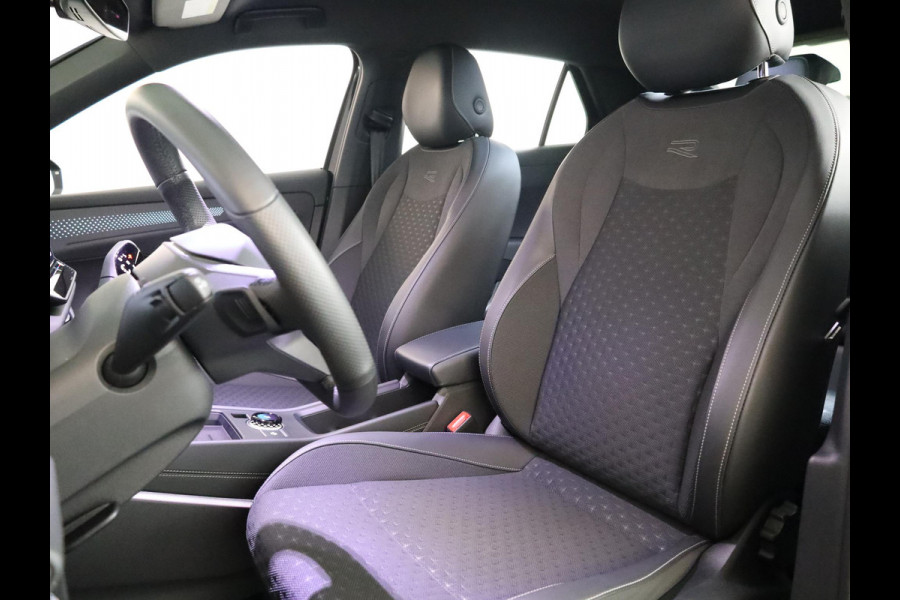 Volkswagen T-Roc 1.5 eTsi R-Line 150 pk Automaat (DSG) | Navigatie | Parkeersensoren (Park assist) | Achteruitrijcamera | Matrix LED koplampen | Keyless | R-Line |
