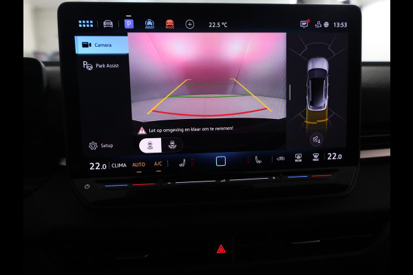 Volkswagen T-Roc 1.5 eTsi R-Line 150 pk Automaat (DSG) | Navigatie | Parkeersensoren (Park assist) | Achteruitrijcamera | Matrix LED koplampen | Keyless | R-Line |