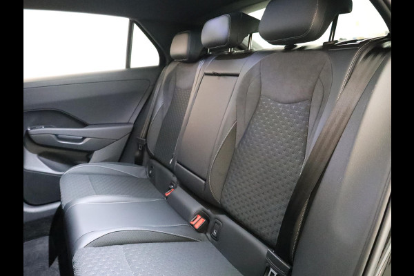 Volkswagen T-Roc 1.5 eTsi R-Line 150 pk Automaat (DSG) | Navigatie | Parkeersensoren (Park assist) | Achteruitrijcamera | Matrix LED koplampen | Keyless | R-Line |
