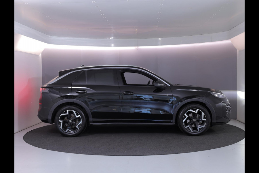 Volkswagen T-Roc 1.5 eTsi R-Line 150 pk Automaat (DSG) | Navigatie | Parkeersensoren (Park assist) | Achteruitrijcamera | Matrix LED koplampen | Keyless | R-Line |
