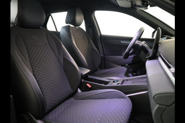 Volkswagen T-Roc 1.5 eTsi R-Line 150 pk Automaat (DSG) | Navigatie | Parkeersensoren (Park assist) | Achteruitrijcamera | Matrix LED koplampen | Keyless | R-Line |
